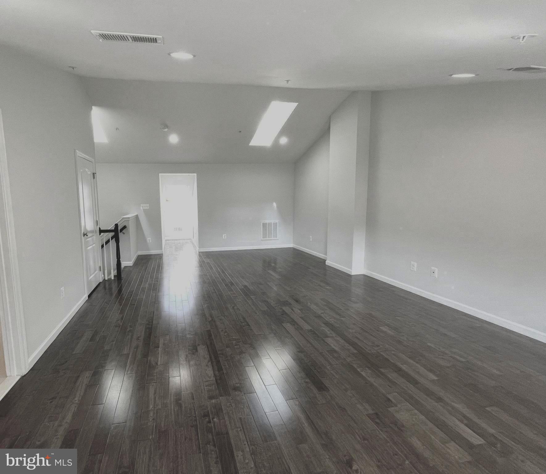 43178 Witham Square Ashburn, VA 20148 - Photo 25 of 31 view 4th level w/ skylights