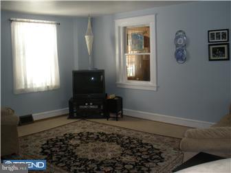 17 Riverside Drive Reading, PA 19605 - Photo 5 of 12 Gallery Image 5