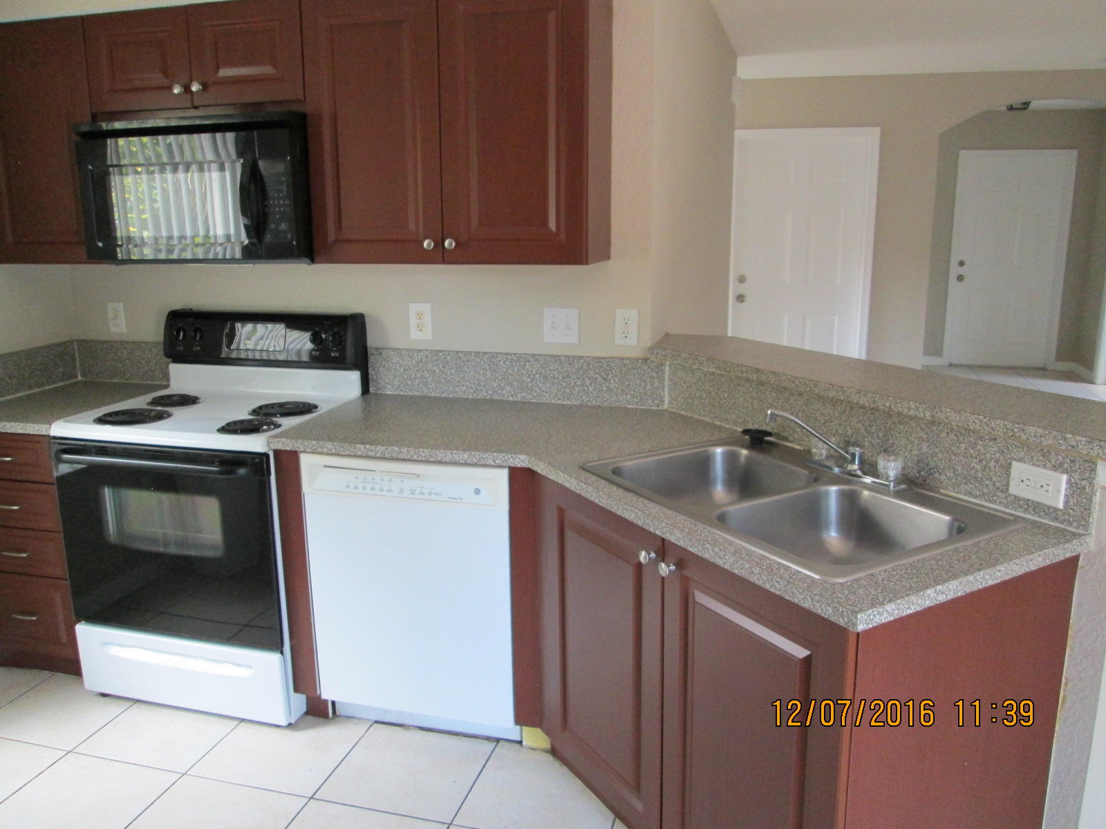 5630 Rambler Rose Way West Palm Beach, FL 33415 - Photo 4 of 21 IMG_0576