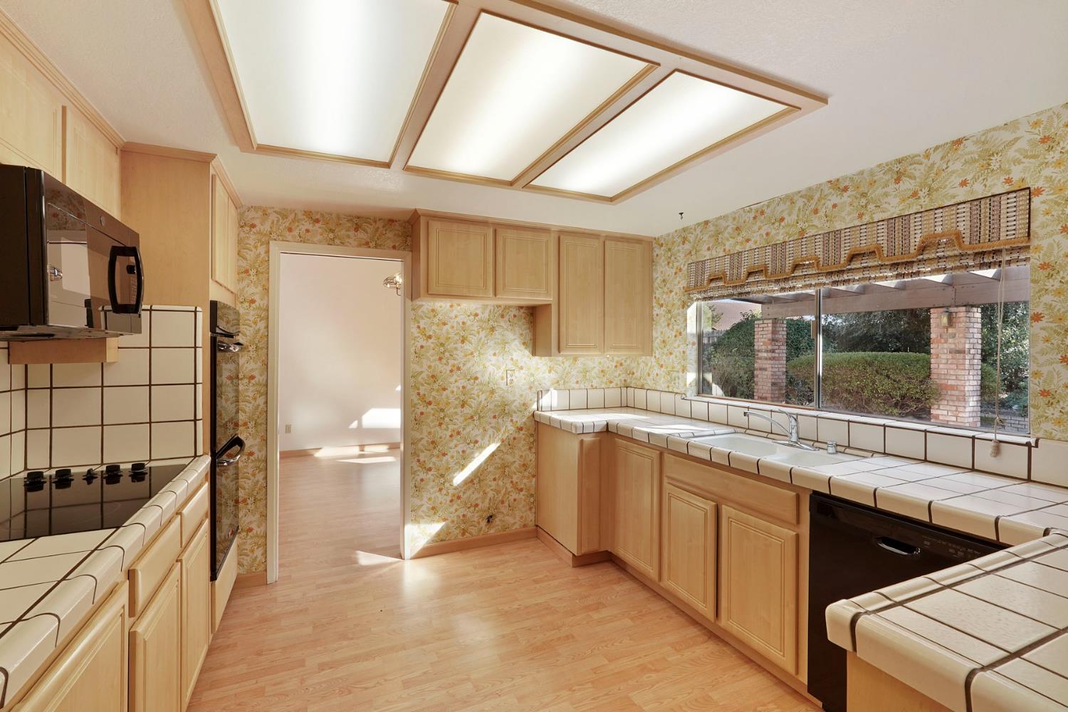 1060 Match Point Place Tracy, CA 95376 - Photo 13 of 47