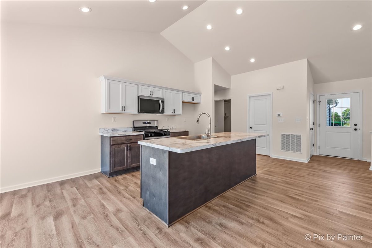 715 Apple Valley Road Harvard, IL 60033 - Photo 6 of 31