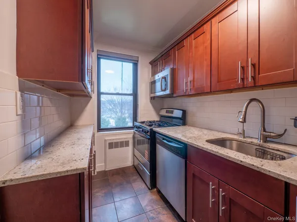 $258,000 | 15010 71st Avenue, Unit 3F | Kew Gardens Hills