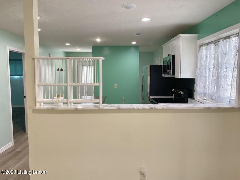 180 Meadowview Estates Road Clarkson, KY 42726 - Photo 11 of 27 3 Bed, 2 Bath Home for Sale in Kentucky, Home near Glendale & Blue Oval