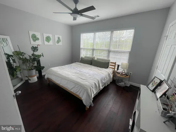 $2,800 | 3015 Nicosh Circle, Unit 2302, Falls Church, VA 22042