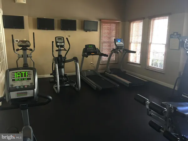 $2,800 | 3015 Nicosh Circle, Unit 2302, Falls Church, VA 22042