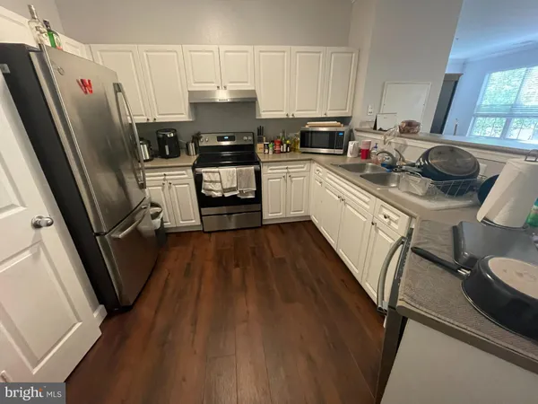 $2,800 | 3015 Nicosh Circle, Unit 2302, Falls Church, VA 22042