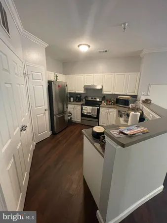 $2,800 | 3015 Nicosh Circle, Unit 2302, Falls Church, VA 22042