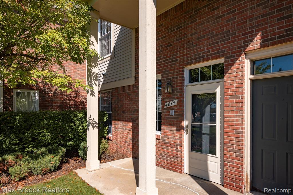 1874 Flagstone Circle Rochester, MI 48307 - Photo 8 of 46 Gallery Image 8