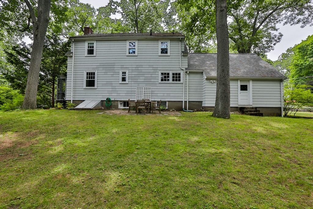46 Outlook Road Wakefield, MA 01880 - Photo 2 of 30 Gallery Image 2
