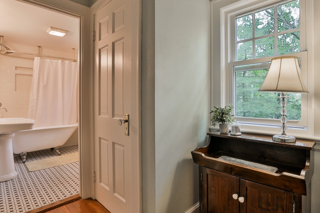 46 Outlook Road Wakefield, MA 01880 - Photo 23 of 30 Gallery Image 23