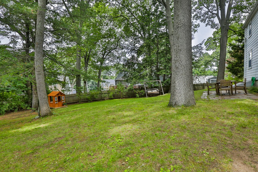 46 Outlook Road Wakefield, MA 01880 - Photo 3 of 30 Gallery Image 3