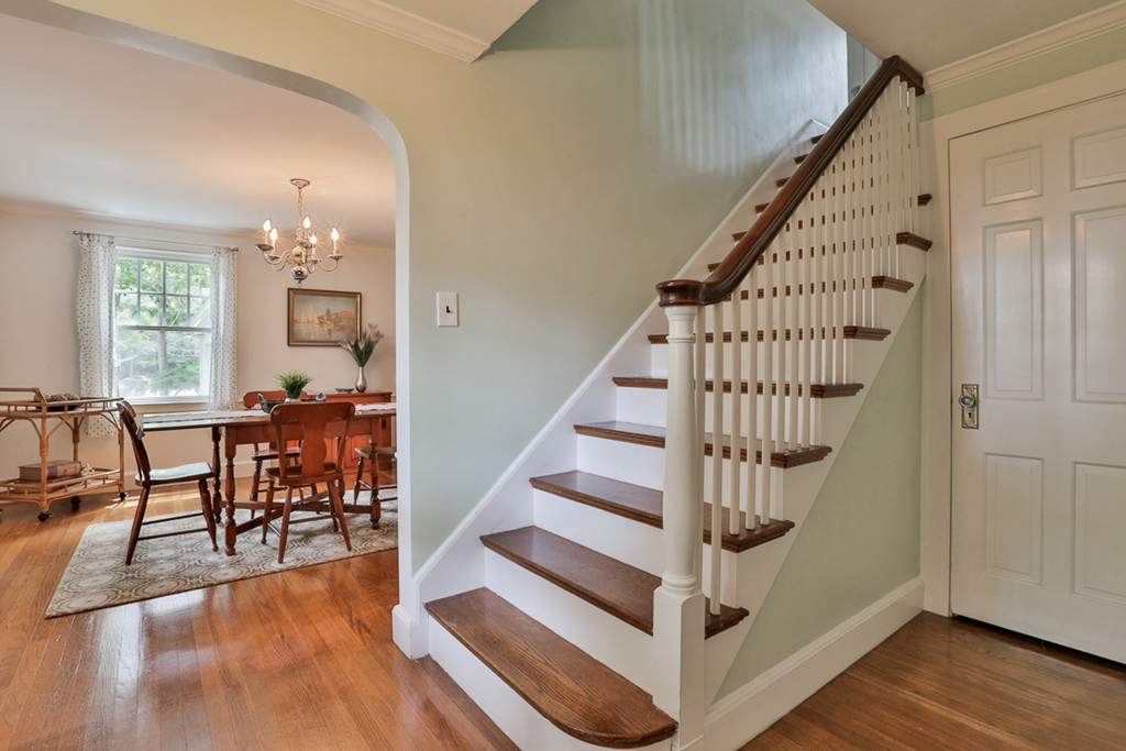 46 Outlook Road Wakefield, MA 01880 - Photo 6 of 30 Gallery Image 6