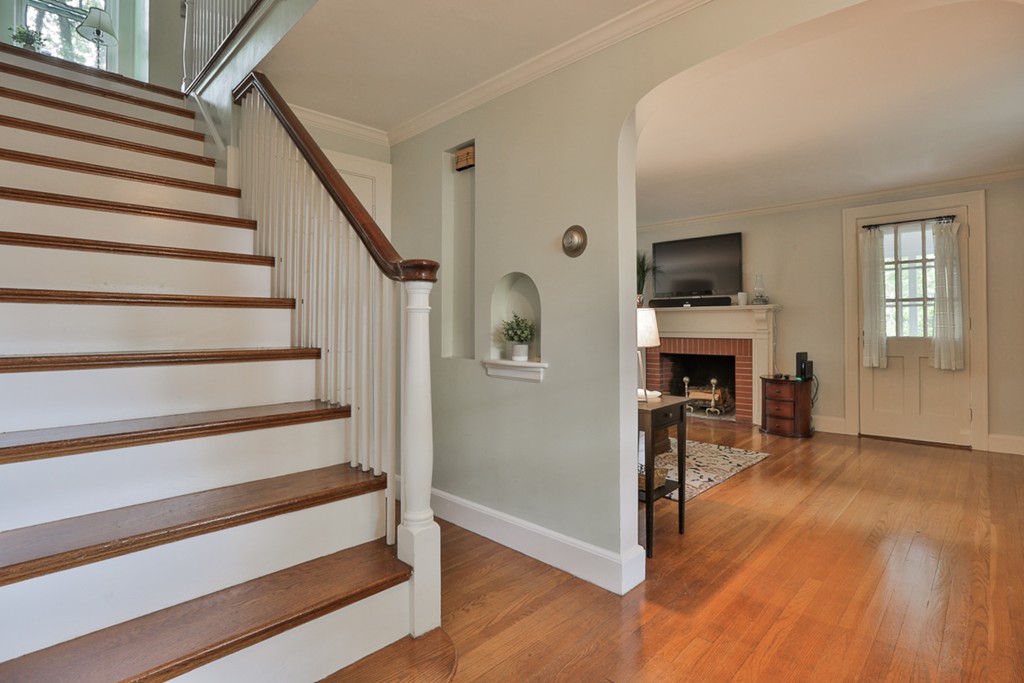 46 Outlook Road Wakefield, MA 01880 - Photo 7 of 30 Gallery Image 7