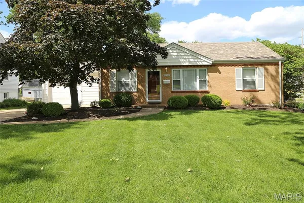 $165,000 | 10501 St Michael Lane, St. Ann, MO 63074