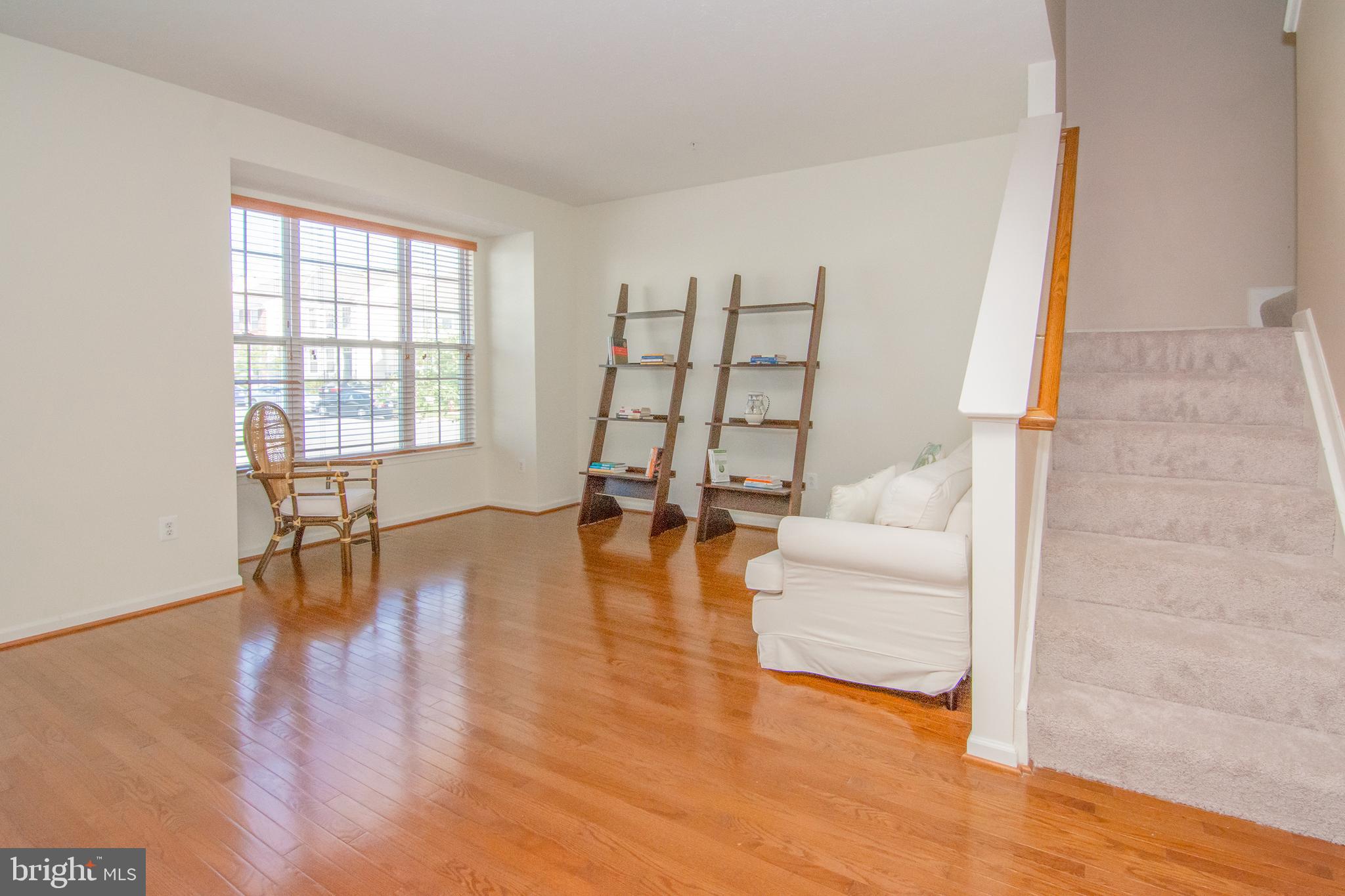 9715 Davison Road Middle River, MD 21220 - Photo 4 of 37 Living Room
