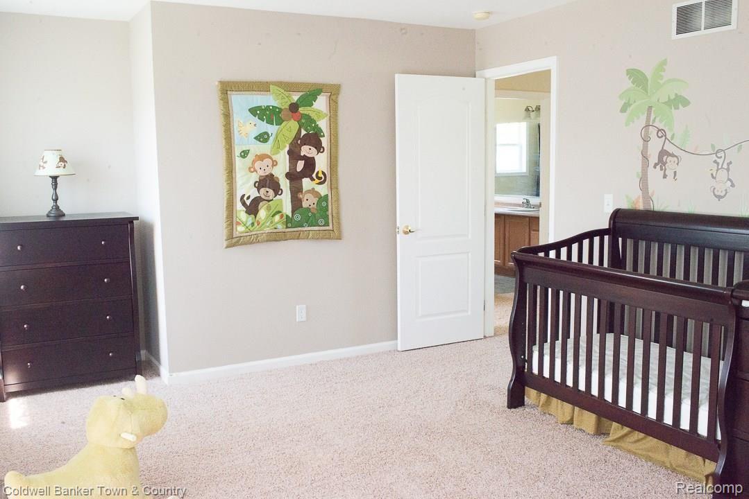 2890 Black Eagle Ridge Howell, MI 48843 - Photo 23 of 30 BBroom.jpg