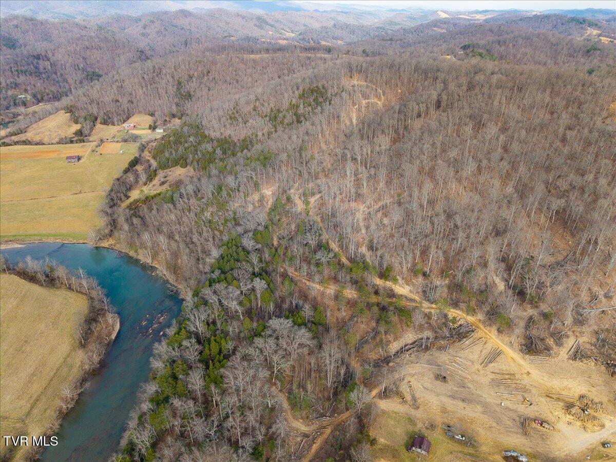 185 Manning Road Sneedville, TN 37869 - Photo 9 of 26 09-668 Manning Dr drone-6