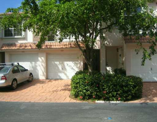 1032 Jeffery Street, Unit Y Boca Raton, FL 33487 - Photo 1 of 6 Exterior Front