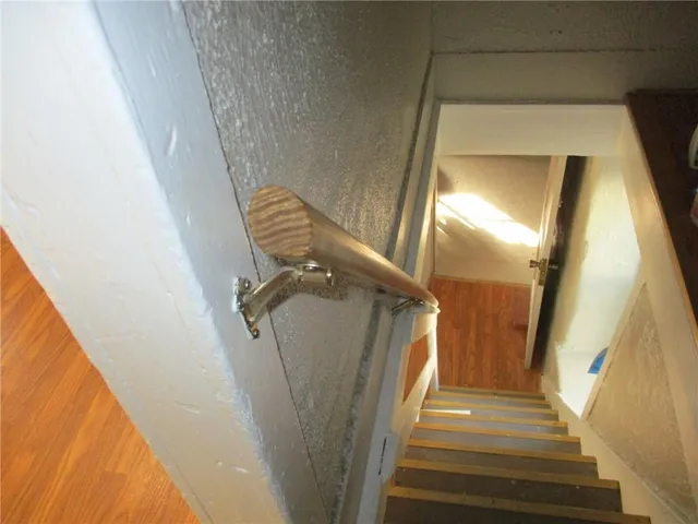 $825 | 1320 South Esplanade Street, Leavenworth, KS 66048