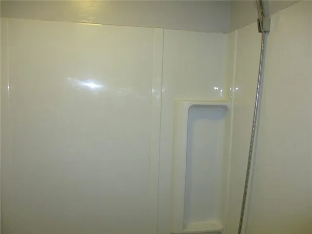 $825 | 1320 South Esplanade Street, Leavenworth, KS 66048