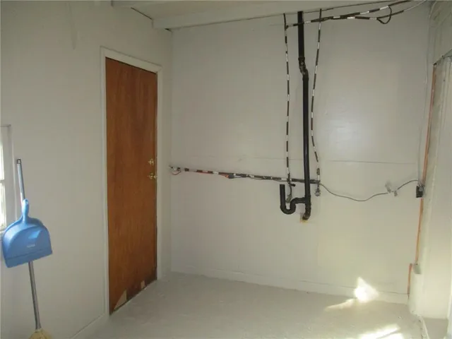 $825 | 1320 South Esplanade Street, Leavenworth, KS 66048