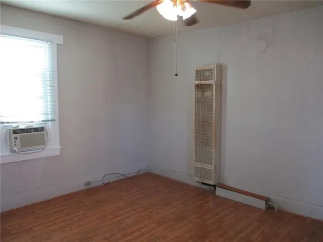 $825 | 1320 South Esplanade Street, Leavenworth, KS 66048