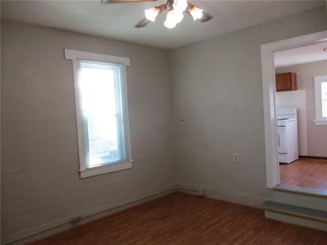 $825 | 1320 South Esplanade Street, Leavenworth, KS 66048