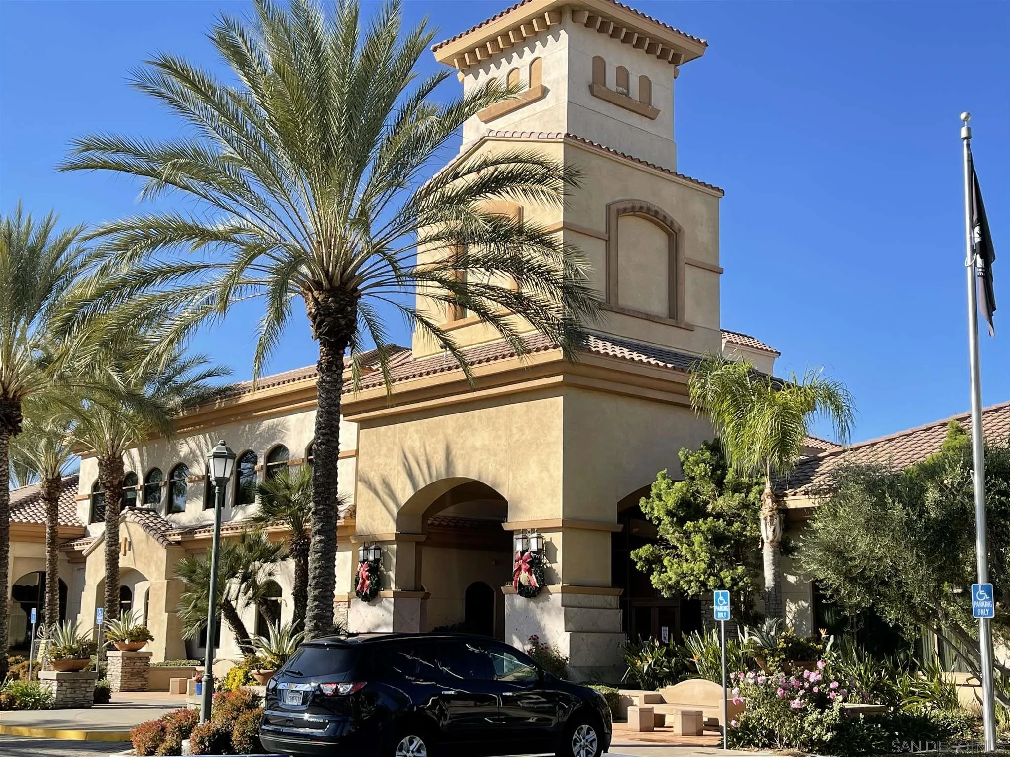 5172 Corte Cerro Hemet, CA 92545 - Photo 22 of 36 a couple of cars parked in front of a building