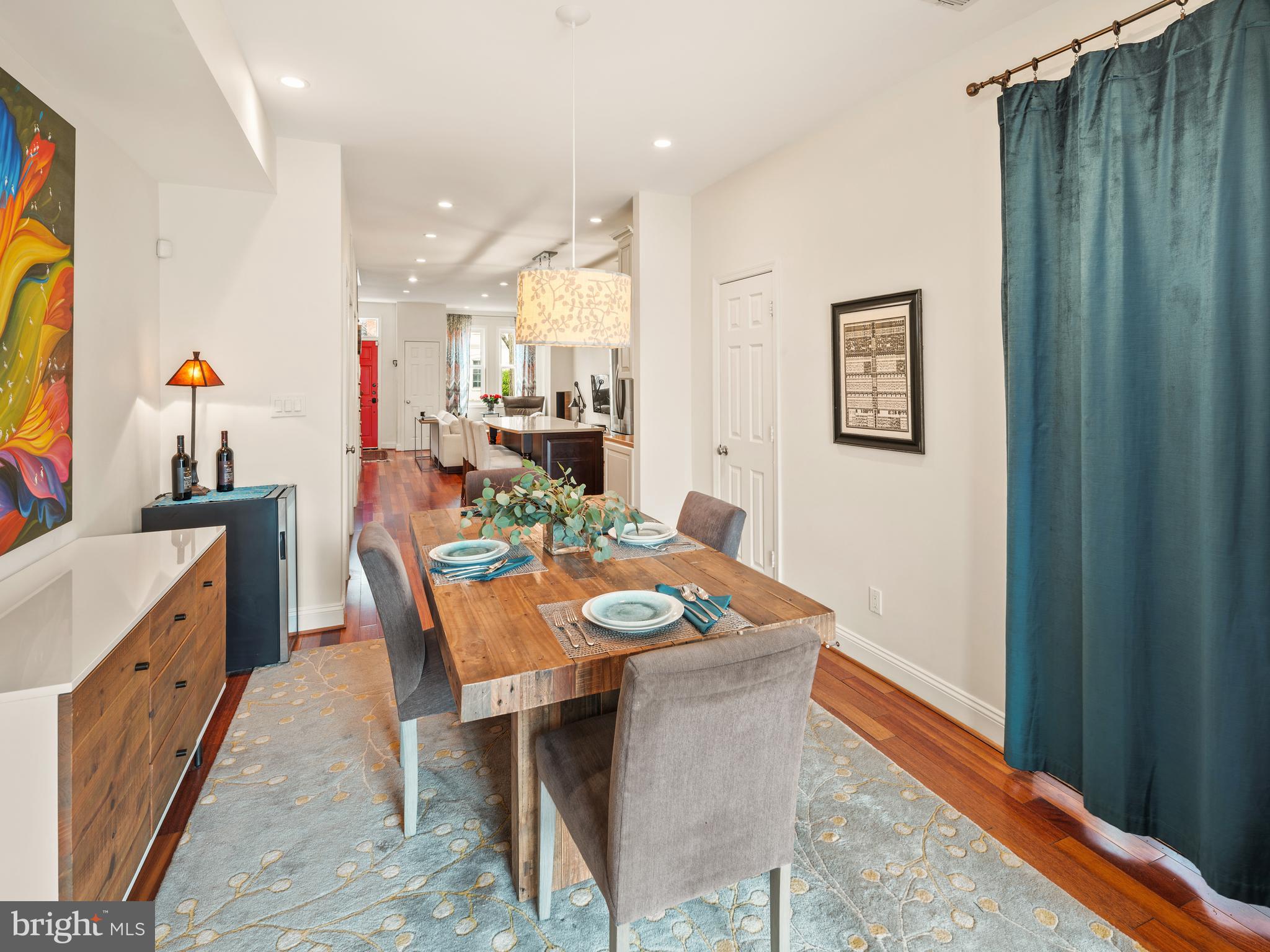 527 10th Street Southeast Washington, DC 20003 - Photo 22 of 64 Open & Bright Dining