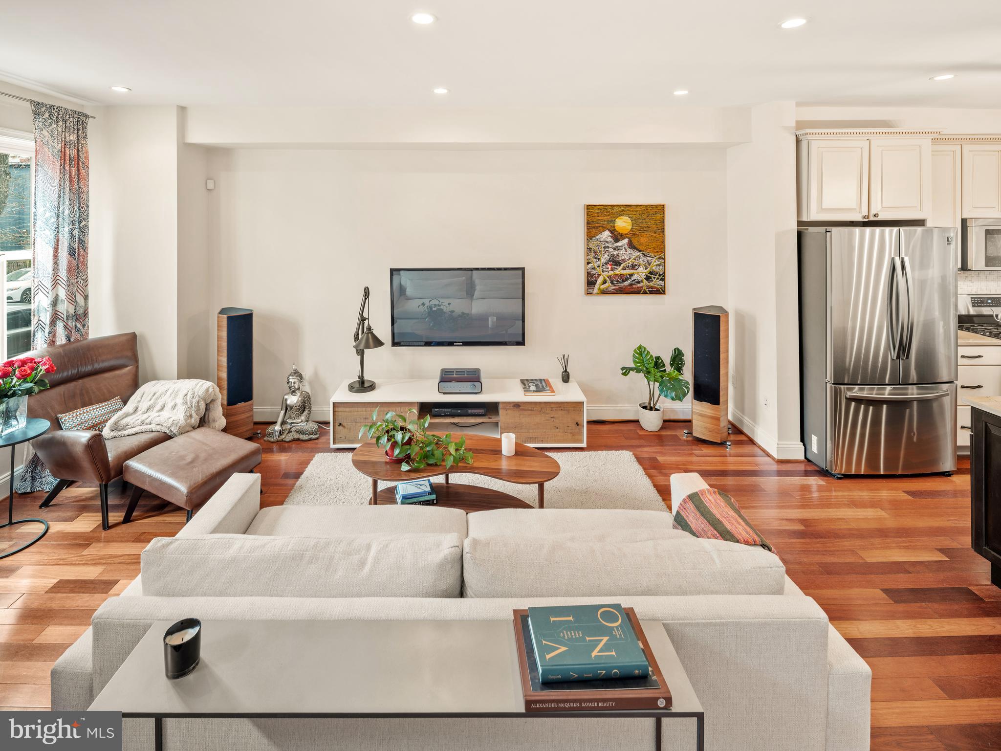 Bright Open Living