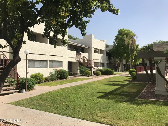 $1,395 | 3301 East Earll Drive, Unit 225, Phoenix, AZ 85018