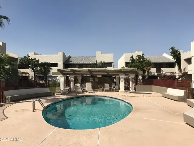 $1,395 | 3301 East Earll Drive, Unit 225, Phoenix, AZ 85018