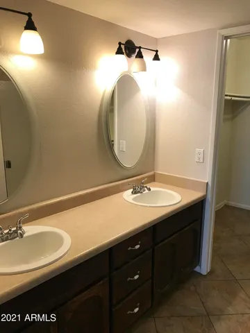 $1,395 | 3301 East Earll Drive, Unit 225, Phoenix, AZ 85018