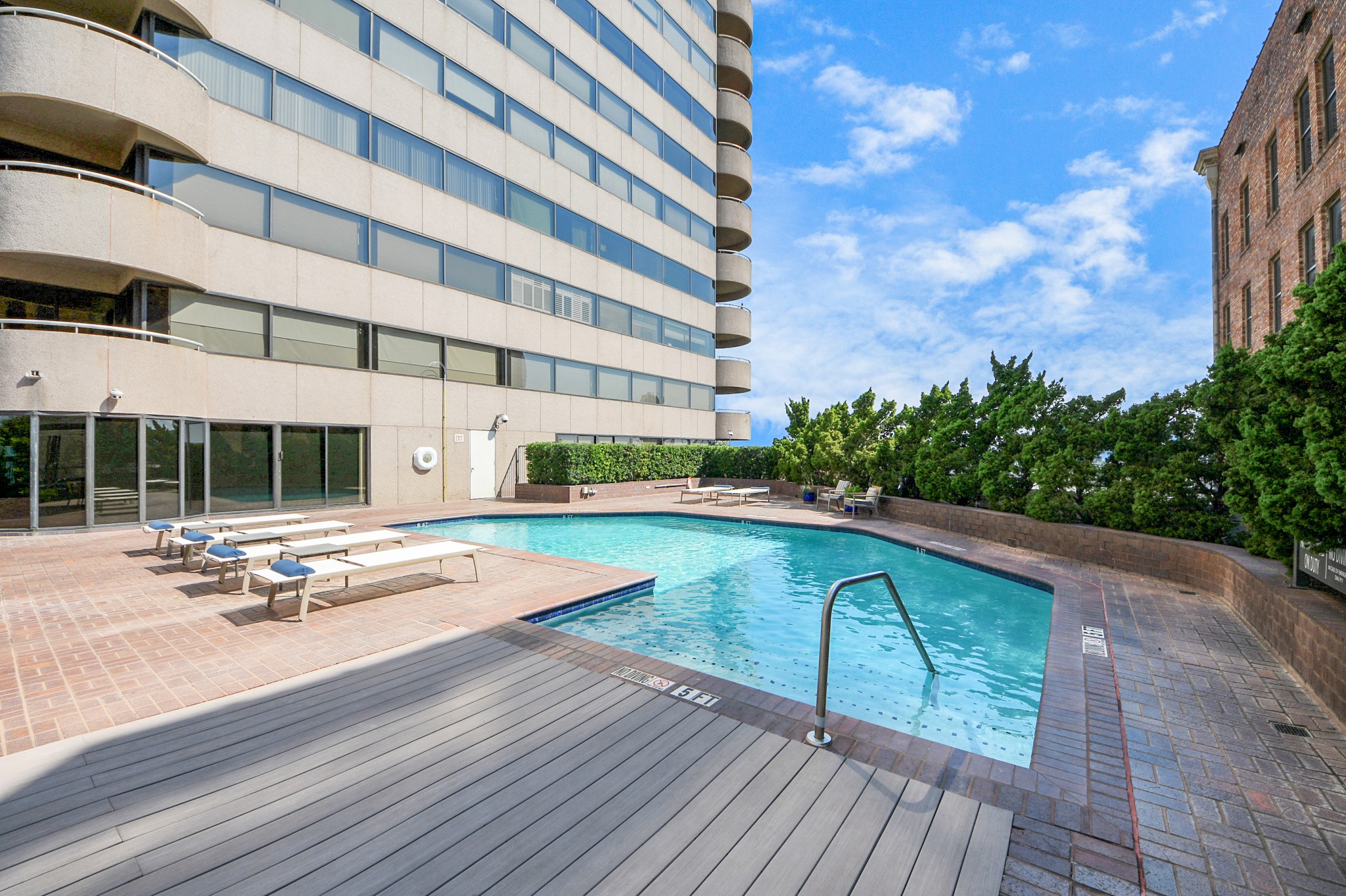 5000 Montrose Boulevard, Unit 14H Houston, TX 77006 - Photo 33 of 40 a view of pool with outdoor seating