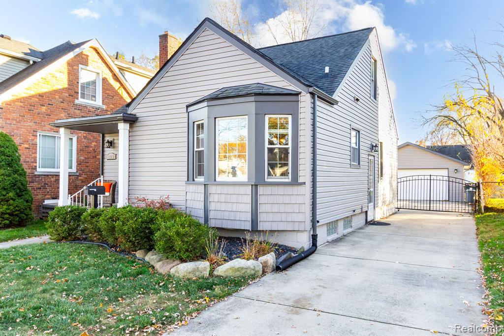 1919 Harvard Road Berkley, MI 48072 - Photo 2 of 42