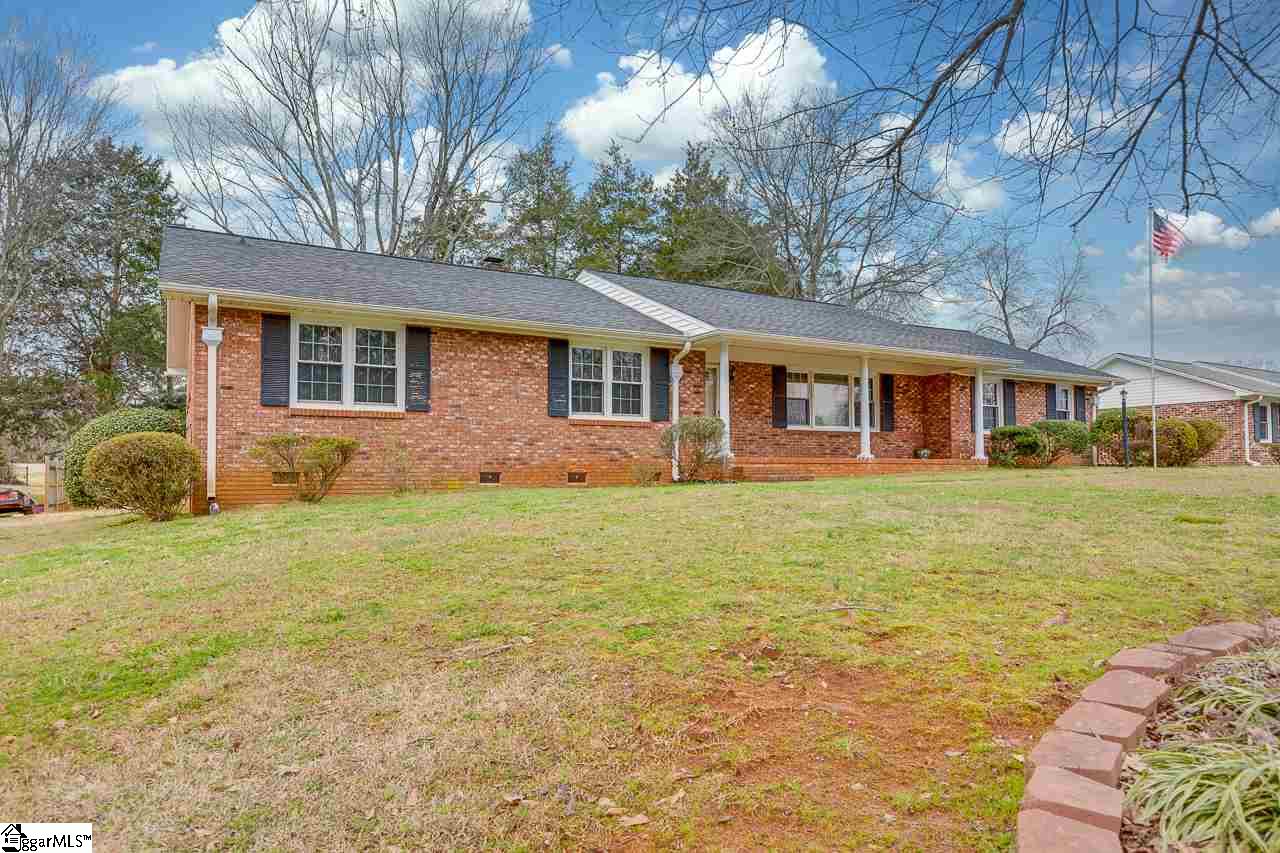 9 Roe Court Greenville, SC 29617 - Photo 2 of 34 Gallery Image 2