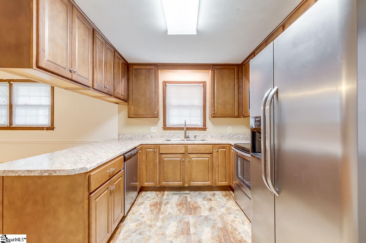 9 Roe Court Greenville, SC 29617 - Photo 14 of 34 Gallery Image 14