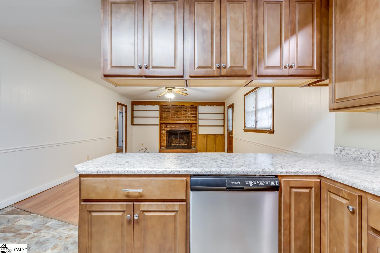 9 Roe Court Greenville, SC 29617 - Photo 15 of 34 Gallery Image 15
