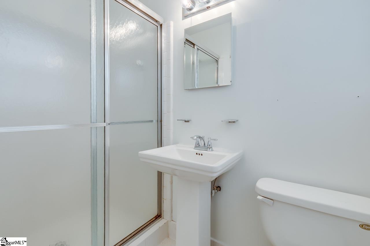 9 Roe Court Greenville, SC 29617 - Photo 18 of 34 Gallery Image 18