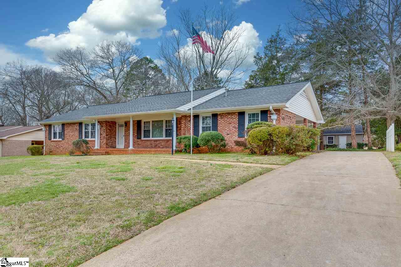 9 Roe Court Greenville, SC 29617 - Photo 3 of 34 Gallery Image 3