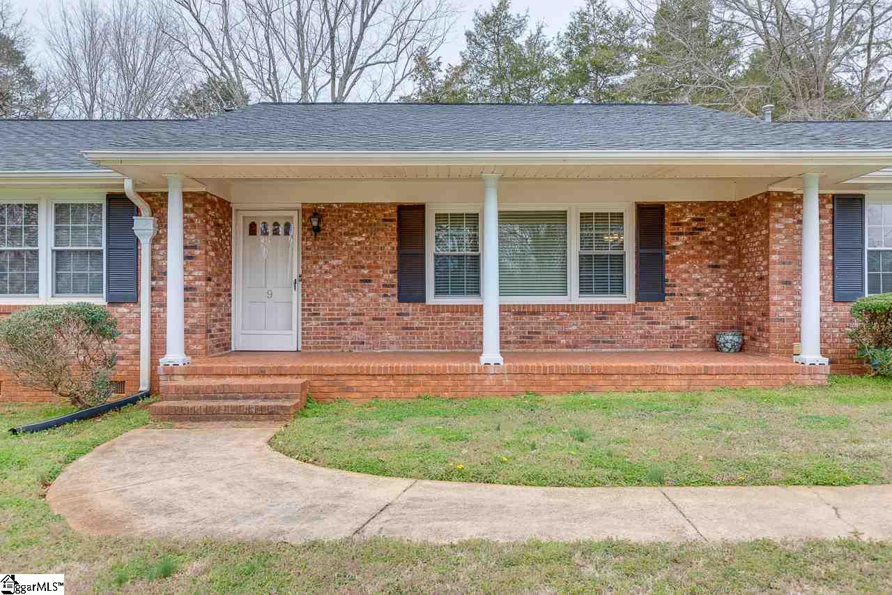 9 Roe Court Greenville, SC 29617 - Photo 4 of 34 Gallery Image 4