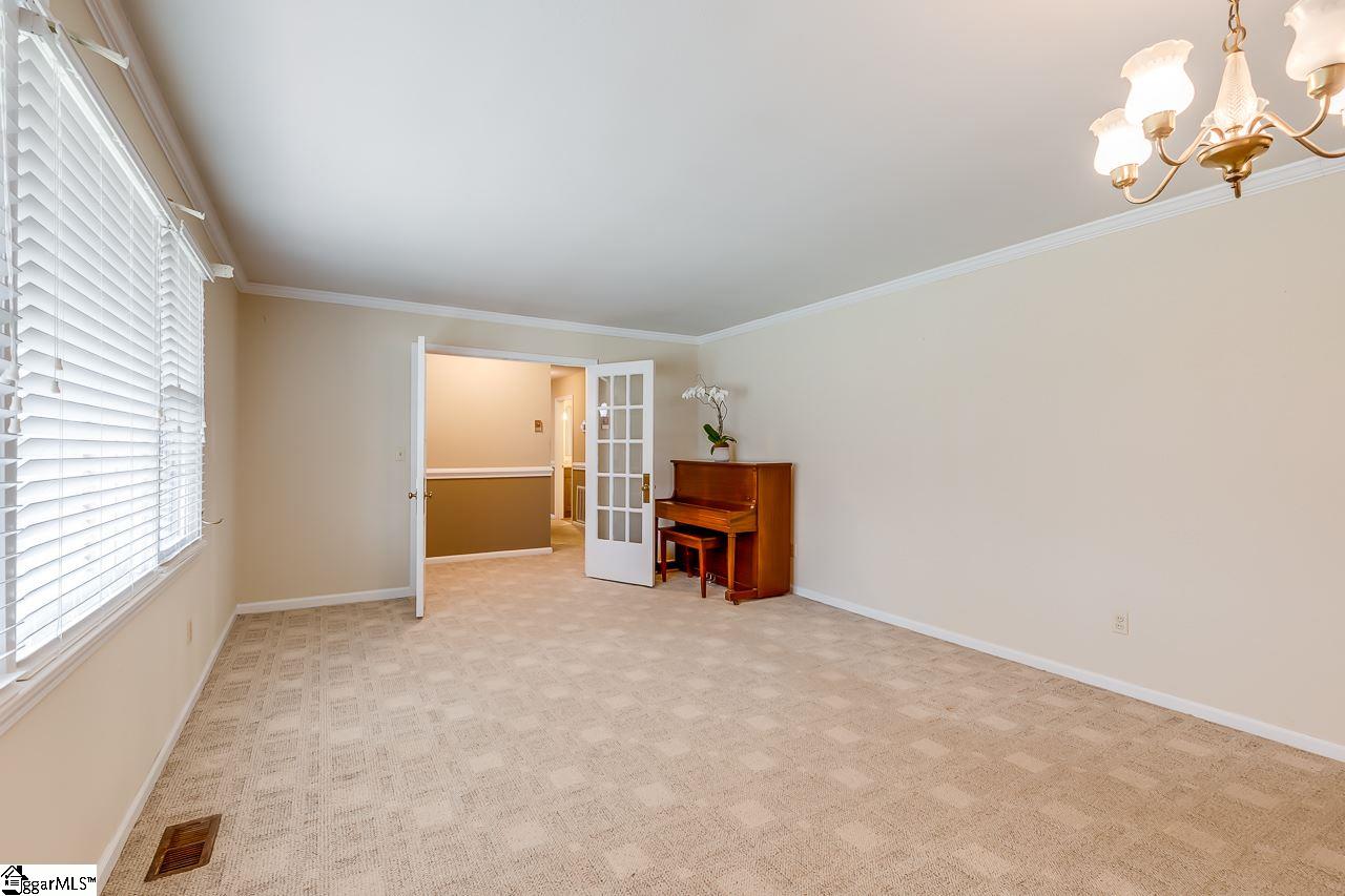 9 Roe Court Greenville, SC 29617 - Photo 6 of 34 Gallery Image 6