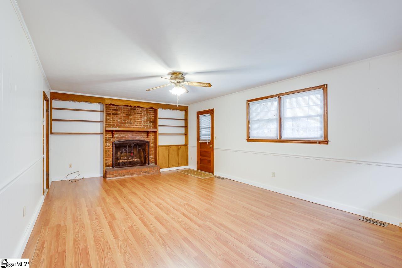 9 Roe Court Greenville, SC 29617 - Photo 10 of 34 Gallery Image 10