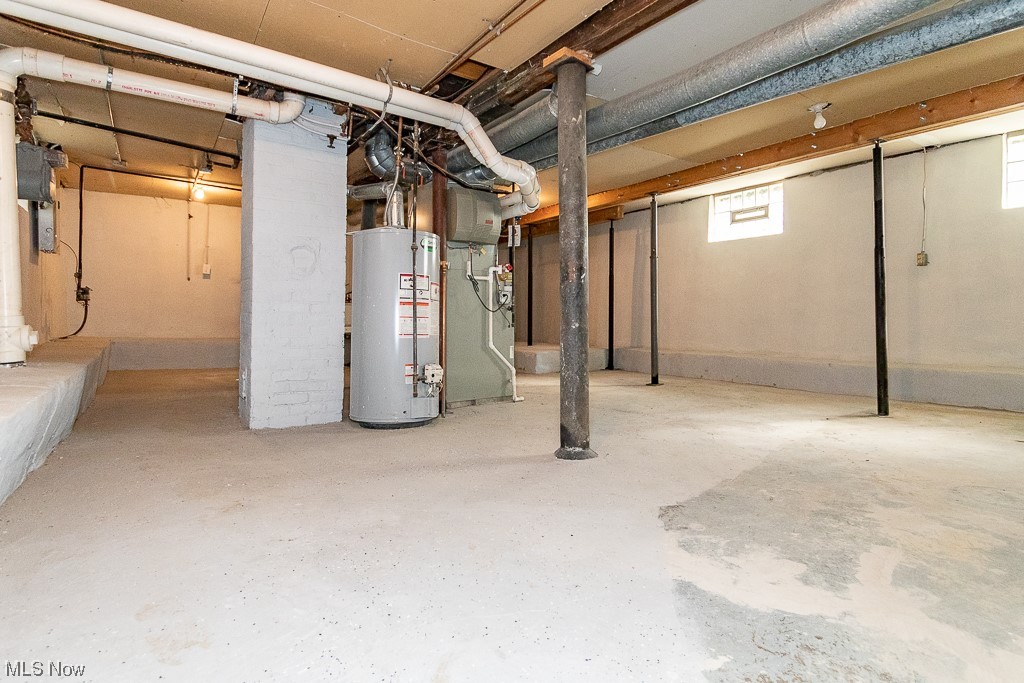 1398 Argonne Road Cleveland, OH 44121 - Photo 29 of 35 Gallery Image 29