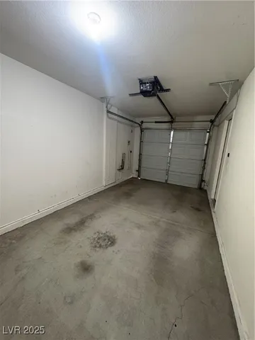 $1,799 | 10456 Coyote Cub Avenue, Las Vegas, NV 89129