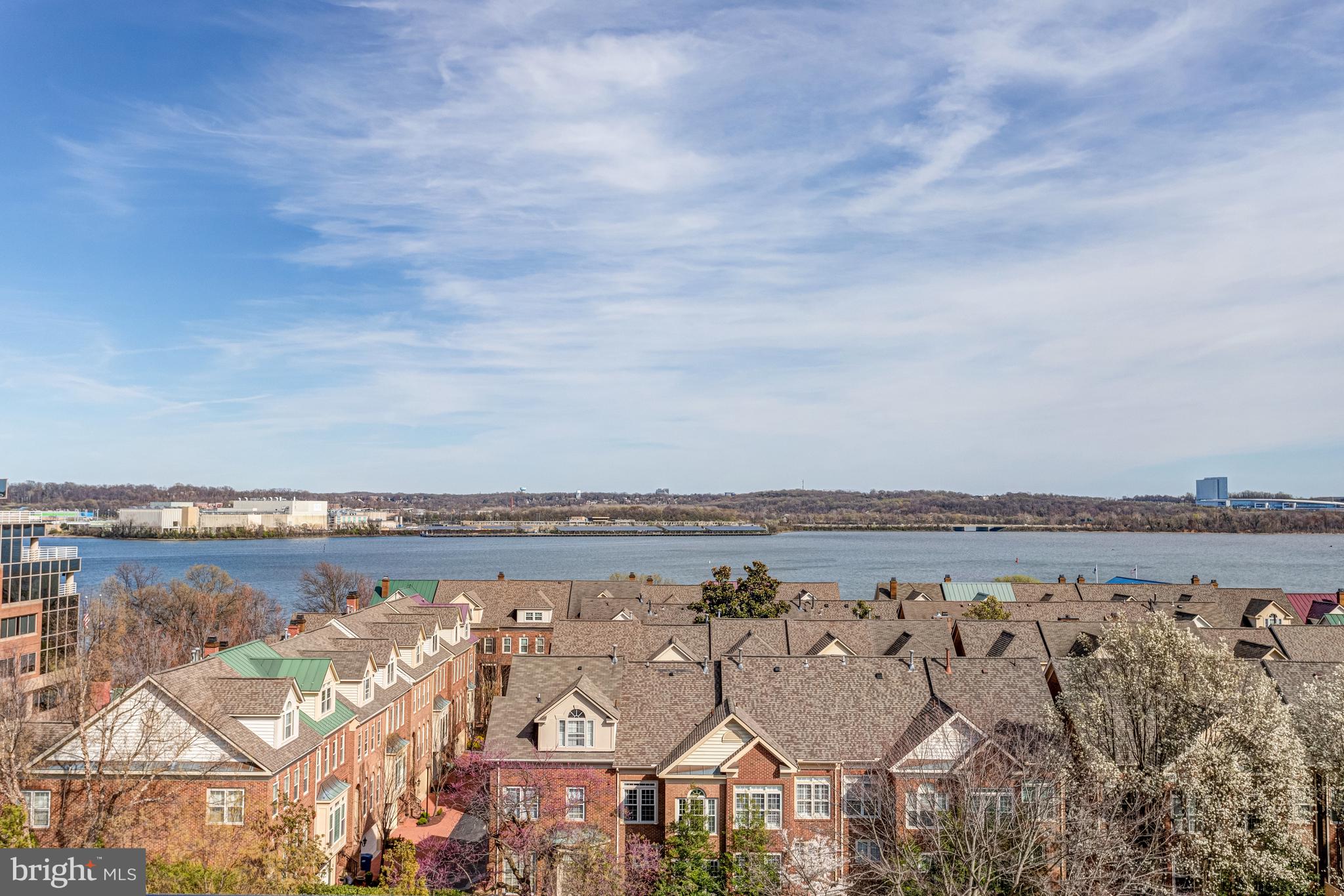 801 North Fairfax Street, Unit 314 Alexandria, VA 22314 - Photo 31 of 61 a view of city with ocean