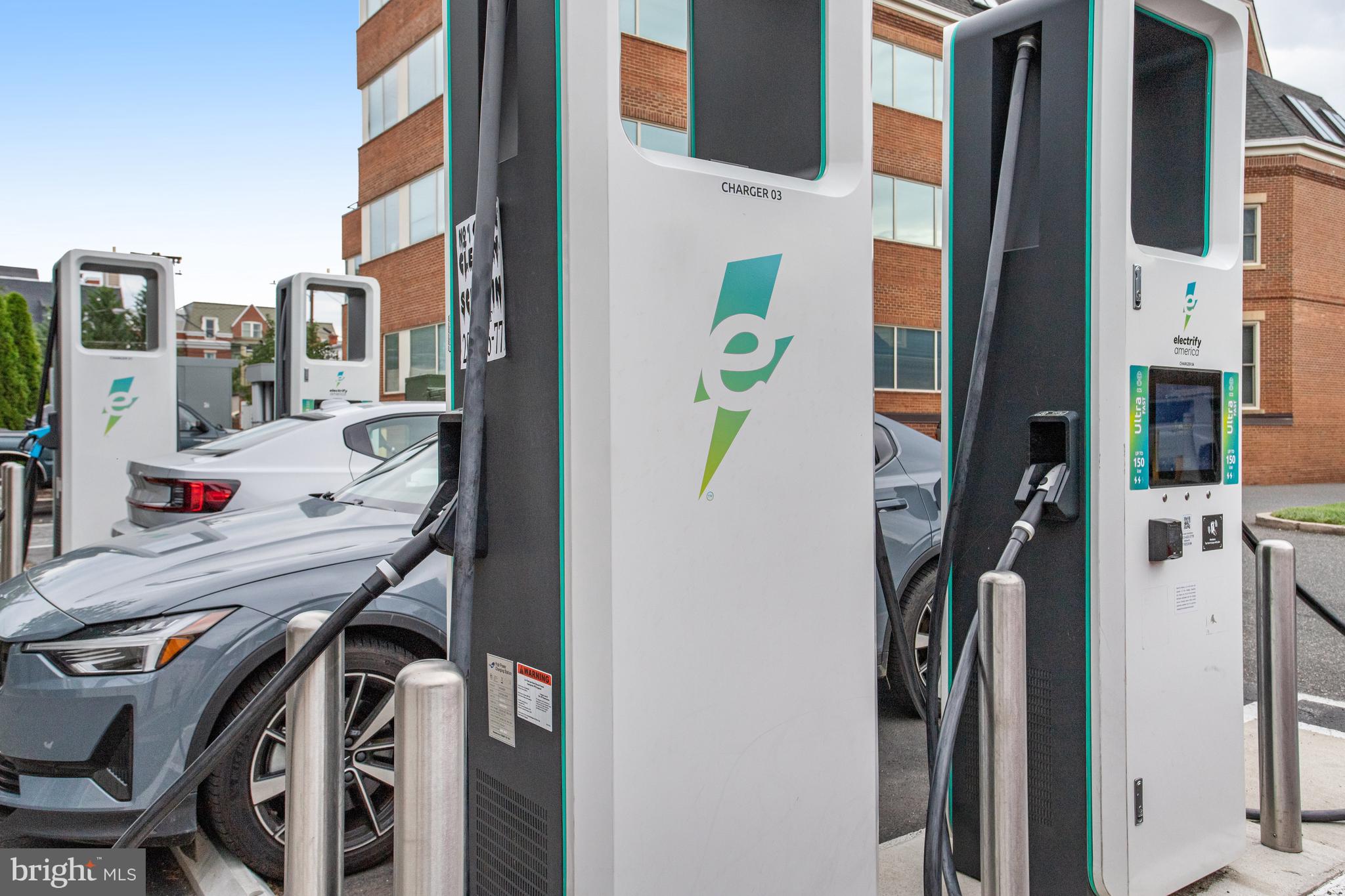 801 North Fairfax Street, Unit 314 Alexandria, VA 22314 - Photo 58 of 61 a view of a balcony