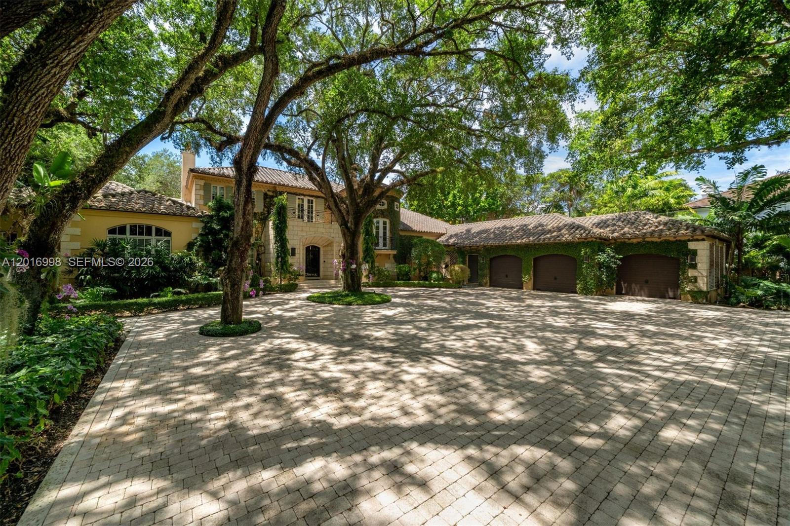 4790 Southwest 78th Street Miami, FL 33143 - Photo 33 of 33 a front view of a house with a yard