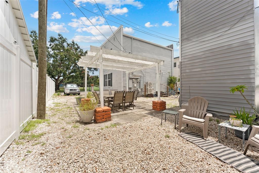 1326 17th Terrace North St. Petersburg, FL 33704 - Photo 24 of 28 a outdoor space with patio furniture