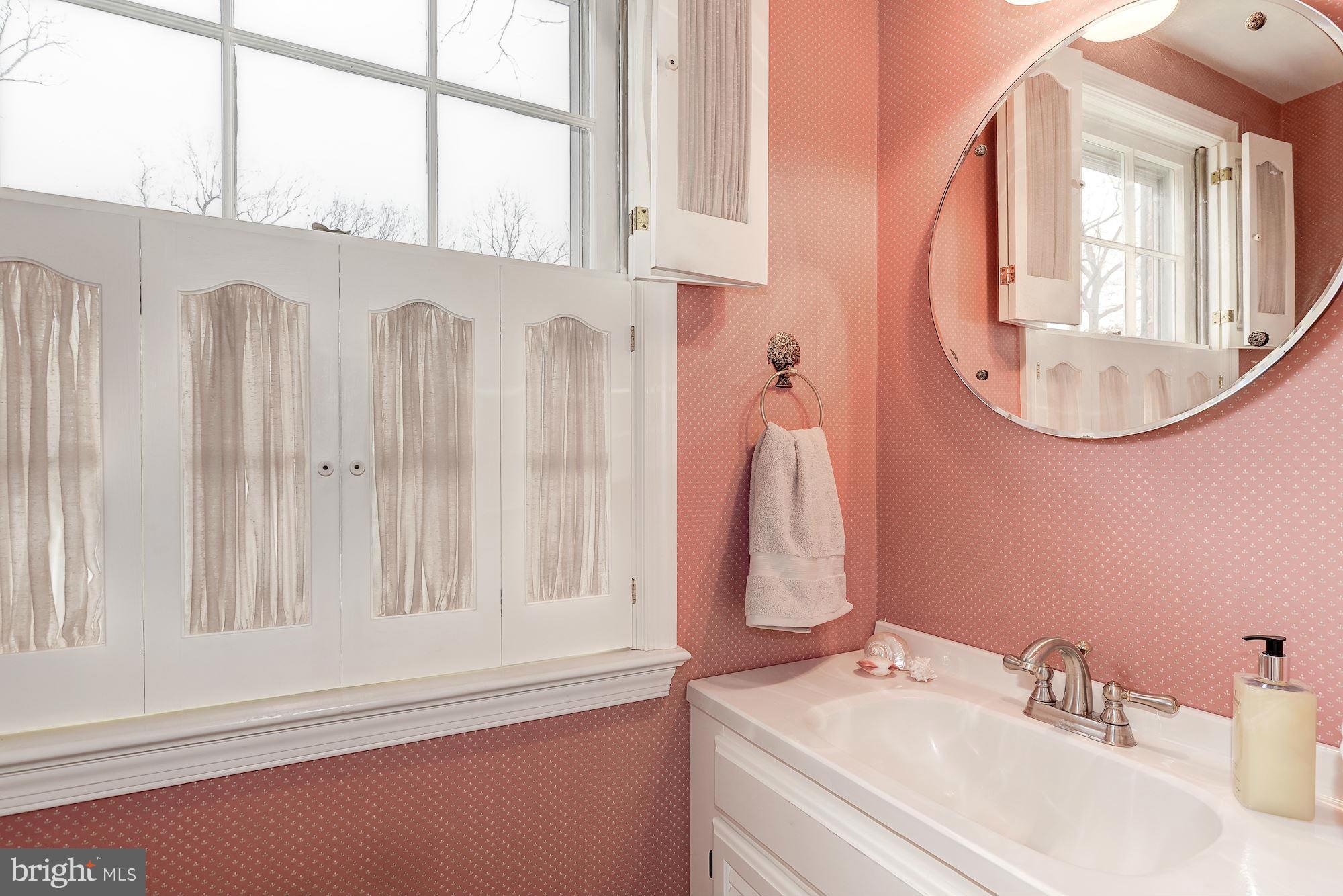 12014 Smoketree Road Potomac, MD 20854 - Photo 13 of 29 Bath